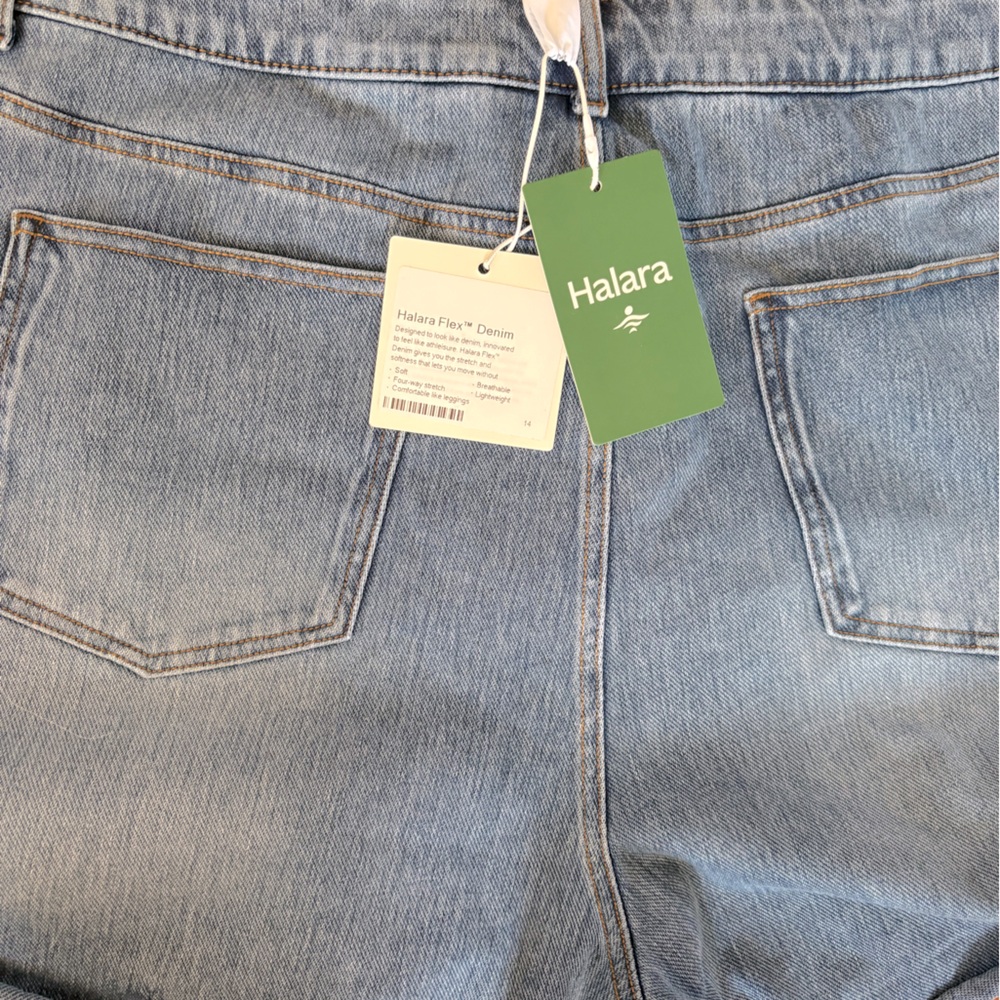Halara Flex Mid Rise cuffed zipper/pockets denim shorts - NWT! - Picture 4 of 4